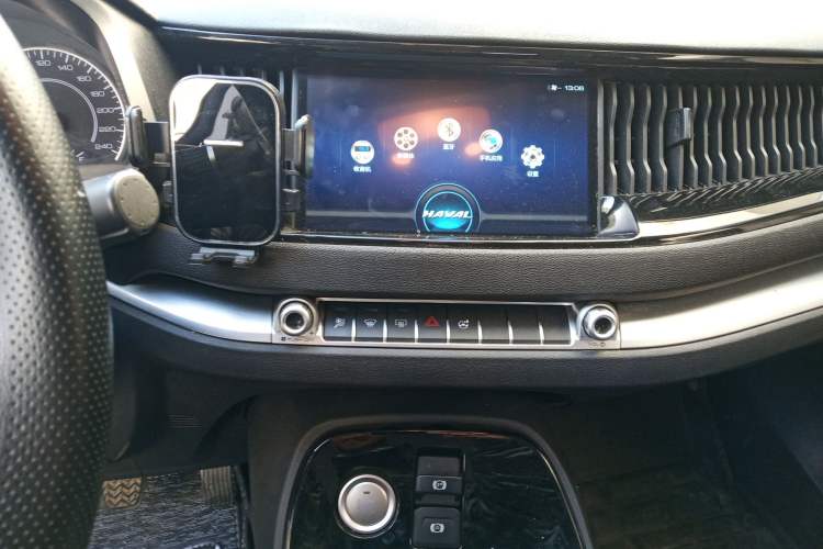 Used Haval H2s 2018 Blue Label 1.5T Manual Fashion Edition Audio And AC Panel