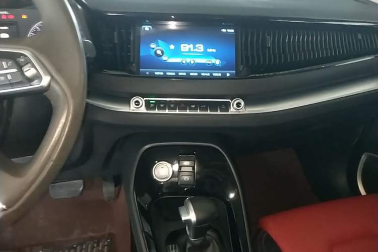 Used Haval H2s 2018 1.5T Dual-Clutch Fashion Edition Audio And AC Panel