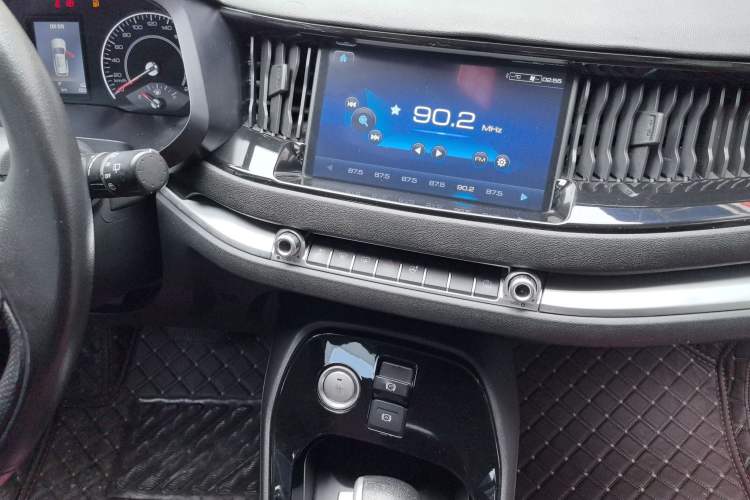 Used Haval H2s 2018 Blue Label 1.5T Dual-Clutch ZhiShang Model Audio And AC Panel