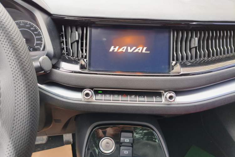 Used Haval H2s 2018 1.5T Dual-Clutch Fashion Edition Audio And AC Panel