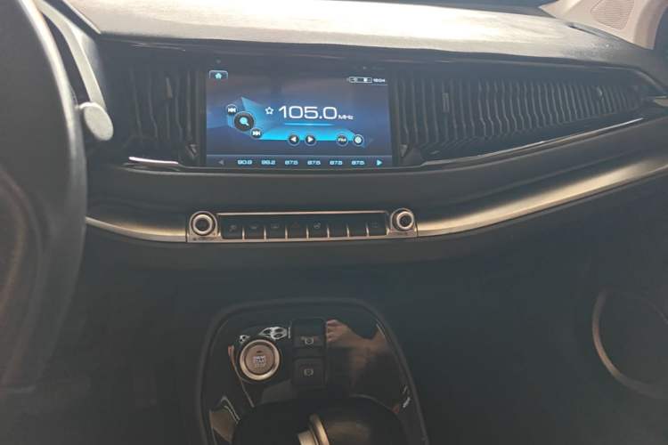 Used Haval H2s 2018 Blue Label 1.5T Dual-Clutch ZhiShang Model Audio And AC Panel