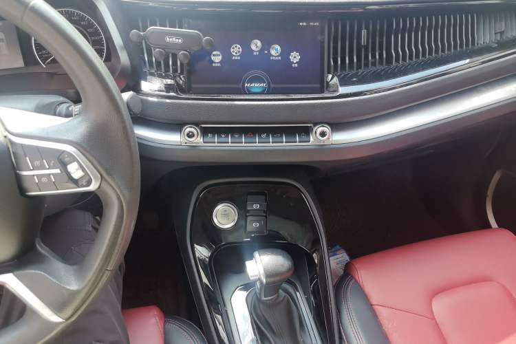 Used Haval H2s 2018 Red-Label 1.5T Dual-Clutch Fashion Edition Audio And AC Panel