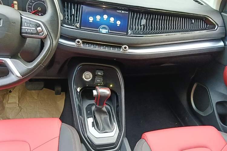 Used Haval H2s 2018 1.5T Dual-Clutch ZhiShang Model Audio And AC Panel