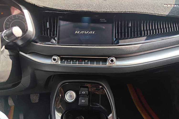 Used Haval H2s 2018 Blue Label 1.5T Manual Elite Model Audio And AC Panel