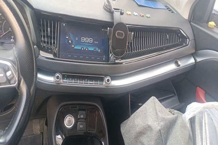Used Haval H2s 2018 Red-Label 1.5T Manual Comfort Model Audio And AC Panel