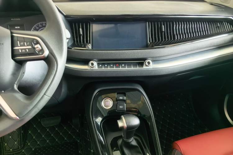 Used Haval H2s 2018 Blue Label 1.5T Dual-Clutch Fashion Edition Audio And AC Panel