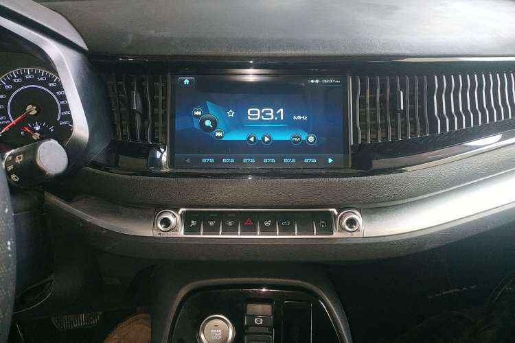 Used Haval H2s 2018 Red-Label 1.5T Dual-Clutch Elite Model Audio And AC Panel