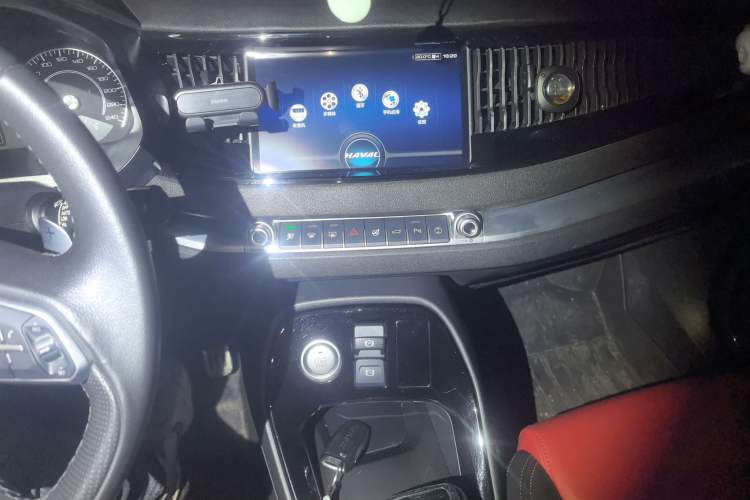 Used Haval H2s 2018 Red-Label 1.5T Dual-Clutch Luxury Model Audio And AC Panel