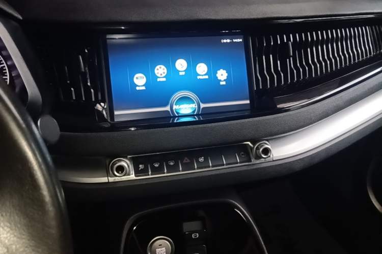 Used Haval H2s 2018 Blue Label 1.5T Dual-Clutch Elite Model Audio And AC Panel