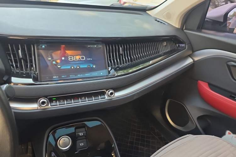 Used Haval H2s 2018 Blue Label 1.5T Dual-Clutch ZhiShang Model Audio And AC Panel