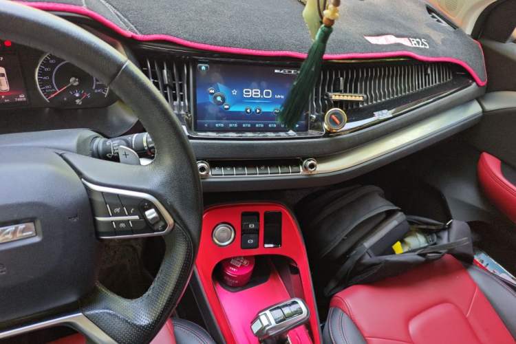 Used Haval H2s 2018 Red-Label 1.5T Dual-Clutch Luxury Model Audio And AC Panel