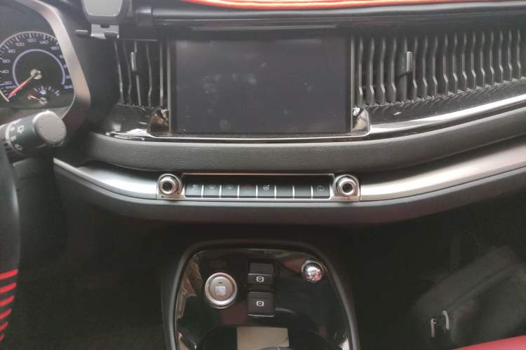 Used Haval H2s 2018 Blue Label 1.5T Dual-Clutch Fashion Edition Audio And AC Panel