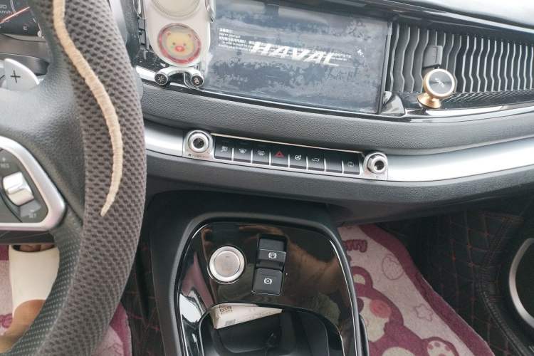 Used Haval H2s 2018 Red-Label 1.5T Dual-Clutch Elite Model Audio And AC Panel