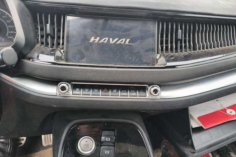 Used Haval H2s 2018 Red-Label 1.5T Dual-Clutch Luxury Model Audio And AC Panel