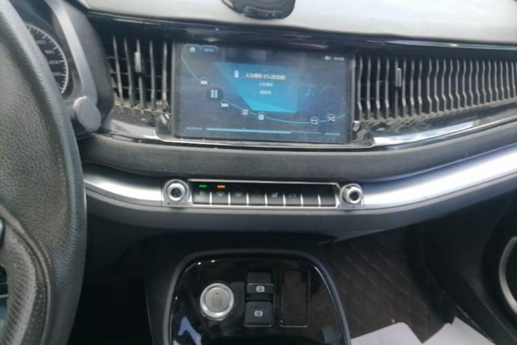 Used Haval H2s 2018 Red-Label 1.5T Manual Elite Model Audio And AC Panel