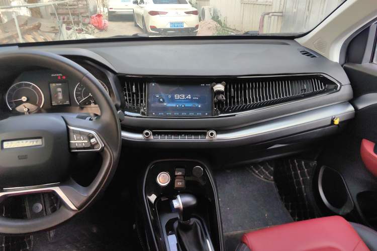 Used Haval H2s 2018 1.5T Dual-Clutch Fashion Edition Audio And AC Panel