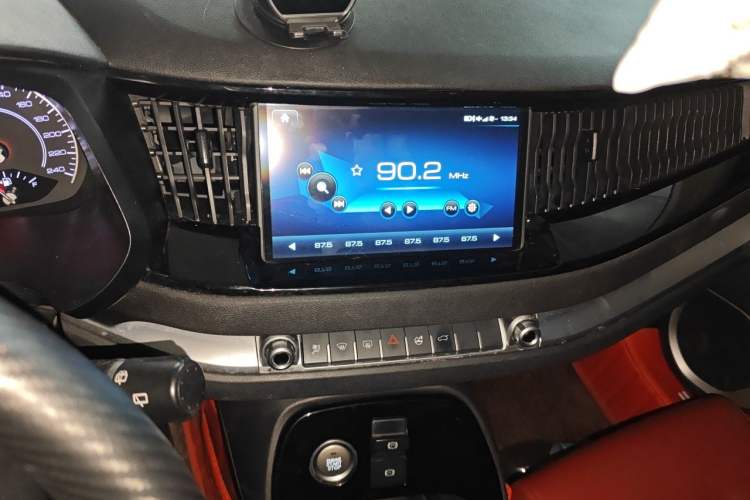 Used Haval H2s 2018 Red-Label 1.5T Manual Comfort Model Audio And AC Panel