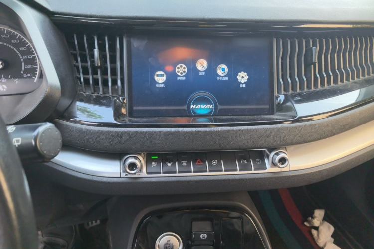 Used Haval H2s 2018 Blue Label 1.5T Dual-Clutch Luxury Model Audio And AC Panel