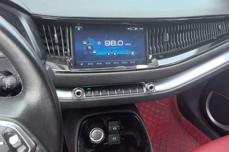 Used Haval H2s 2018 Blue Label 1.5T Dual-Clutch ZhiShang Model Audio And AC Panel