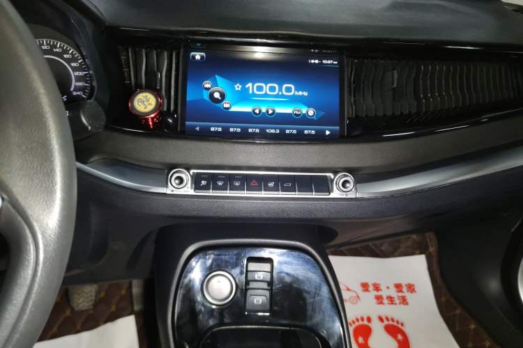 Used Haval H2s 2018 Red-Label 1.5T Manual Fashion Edition Audio And AC Panel