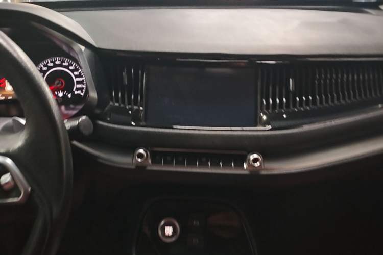 Used Haval H2s 2018 Red-Label 1.5T Dual-Clutch Elite Model Audio And AC Panel