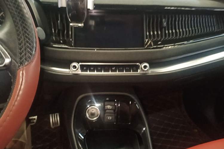 Used Haval H2s 2018 Red-Label 1.5T Dual-Clutch Luxury Model Audio And AC Panel