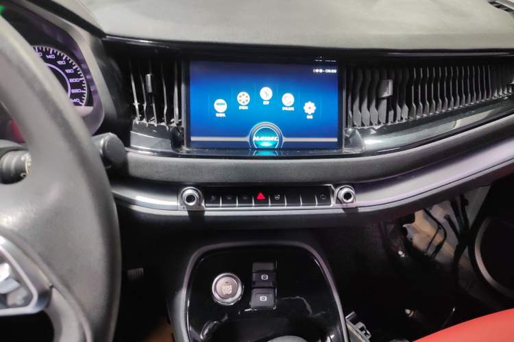 Used Haval H2s 2018 Blue Label 1.5T Dual-Clutch Fashion Edition Audio And AC Panel
