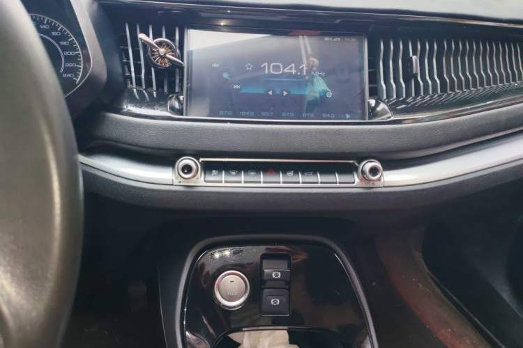 Used Haval H2s 2018 Red-Label 1.5T Manual Fashion Edition Audio And AC Panel