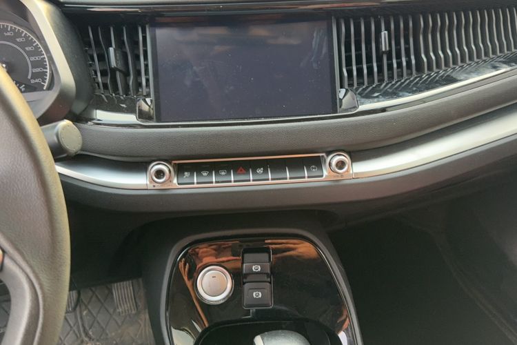 Used Haval H2s 2018 Blue Label 1.5T Dual-Clutch Fashion Edition Audio And AC Panel