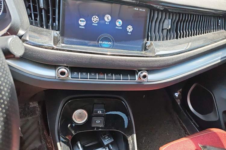 Used Haval H2s 2018 Red-Label 1.5T Manual Comfort Model Audio And AC Panel