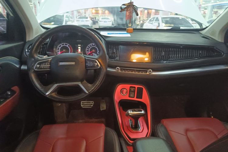 Used Haval H2s 2018 Red-Label 1.5T Dual-Clutch Luxury Model Center Console
