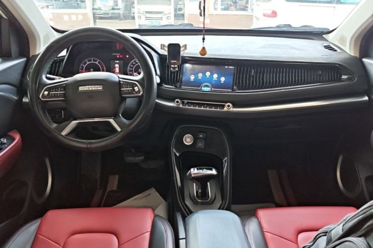 Used Haval H2s 2018 Red-Label 1.5T Dual-Clutch Comfort Model Center Console
