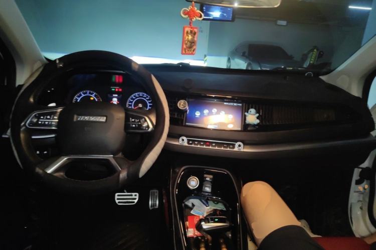 Used Haval H2s 2018 Blue Label 1.5T Dual-Clutch Luxury Model Center Console