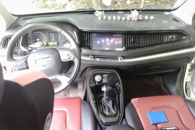 Used Haval H2s 2018 Blue Label 1.5T Dual-Clutch ZhiShang Model Center Console