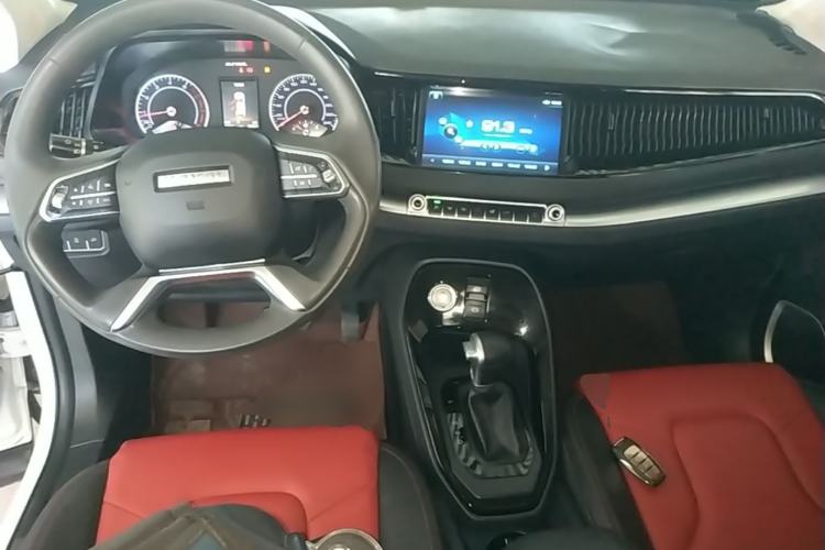 Used Haval H2s 2018 1.5T Dual-Clutch Fashion Edition Center Console