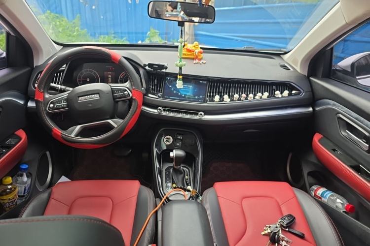 Used Haval H2s 2018 1.5T Dual-Clutch Fashion Edition Center Console