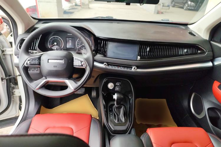 Used Haval H2s 2018 Blue Label 1.5T Dual-Clutch Fashion Edition Center Console