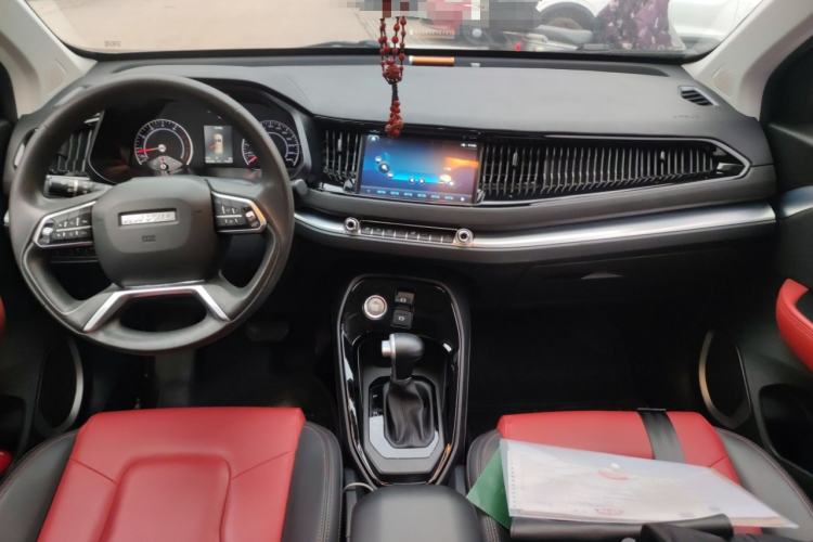 Used Haval H2s 2018 Red-Label 1.5T Dual-Clutch Fashion Edition Center Console
