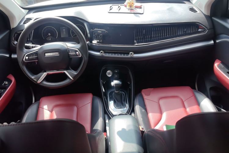 Used Haval H2s 2018 Red-Label 1.5T Dual-Clutch Fashion Edition Center Console