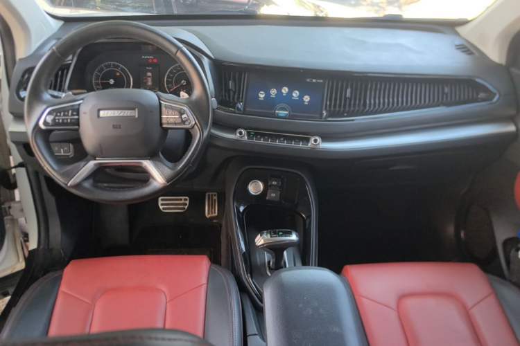 Used Haval H2s 2018 Blue Label 1.5T Dual-Clutch Luxury Model Center Console