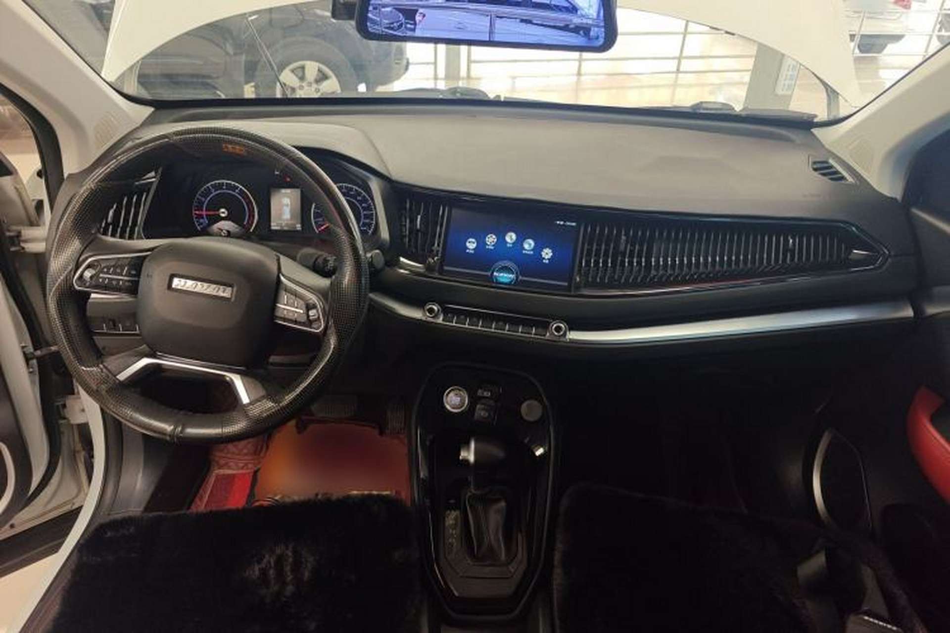 Used Haval H2s 2018 Blue Label 1.5T Dual-Clutch Fashion Edition Center Console
