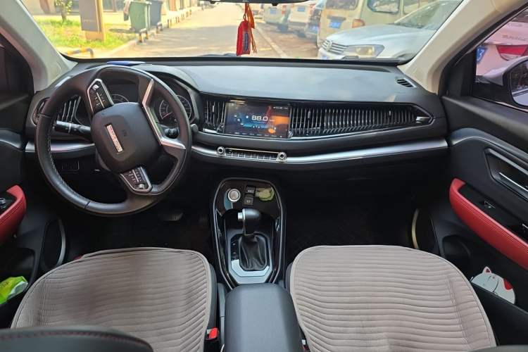 Used Haval H2s 2018 Blue Label 1.5T Dual-Clutch ZhiShang Model Center Console