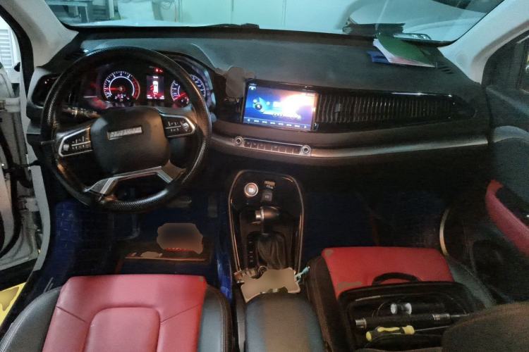 Used Haval H2s 2018 Blue Label 1.5T Dual-Clutch Fashion Edition Center Console