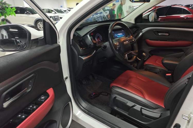 Used Haval H2s 2018 Red-Label 1.5T Manual Elite Model Driver Seat