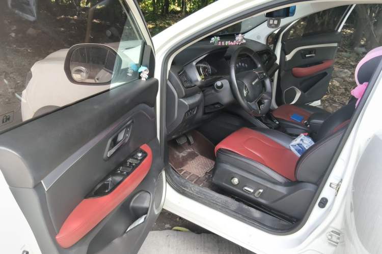 Used Haval H2s 2018 Blue Label 1.5T Dual-Clutch ZhiShang Model Driver Seat