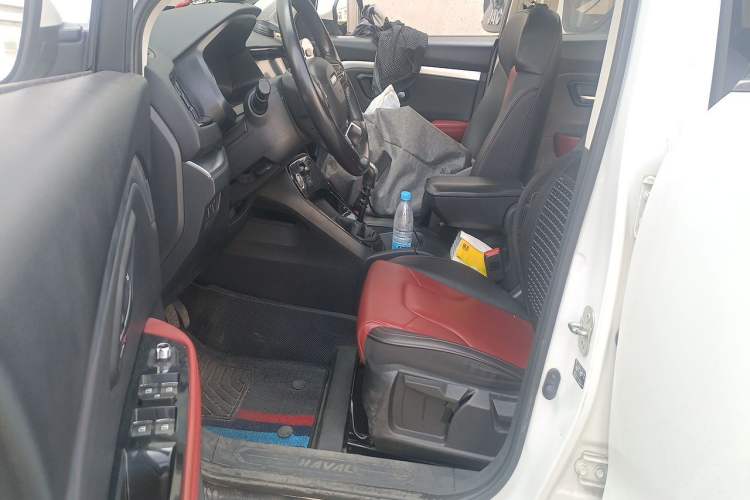 Used Haval H2s 2018 Red-Label 1.5T Manual Comfort Model Driver Seat