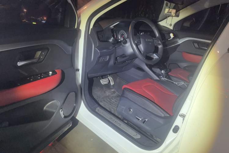 Used Haval H2s 2018 Red-Label 1.5T Dual-Clutch Luxury Model Driver Seat
