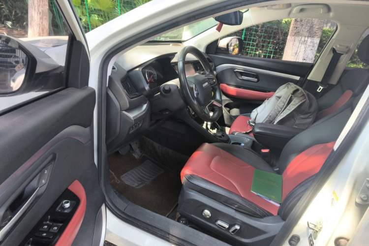 Used Haval H2s 2018 Blue Label 1.5T Dual-Clutch Fashion Edition Driver Seat