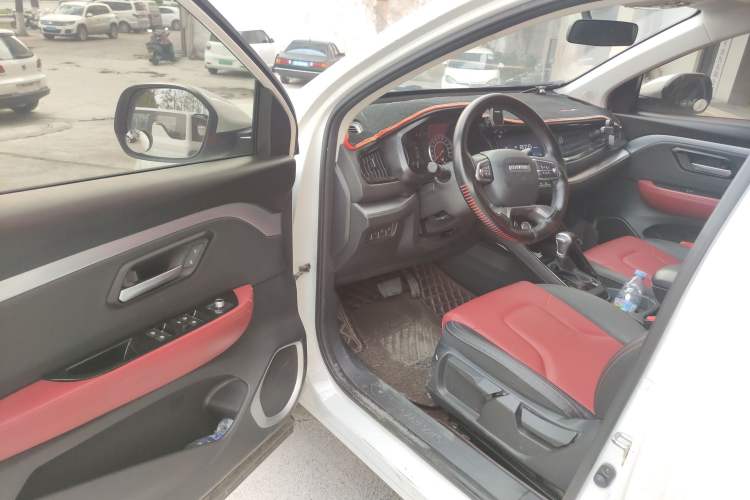 Used Haval H2s 2018 Blue Label 1.5T Dual-Clutch Fashion Edition Driver Seat