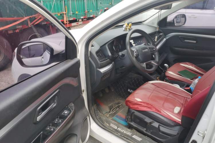 Used Haval H2s 2018 Red-Label 1.5T Manual Fashion Edition Driver Seat